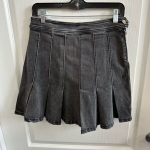 bebe Charcoal Pleated Mini Skirt